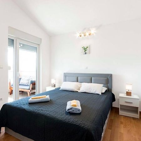 Cozy Apartment With Private Parking Μεντουλίν Εξωτερικό φωτογραφία