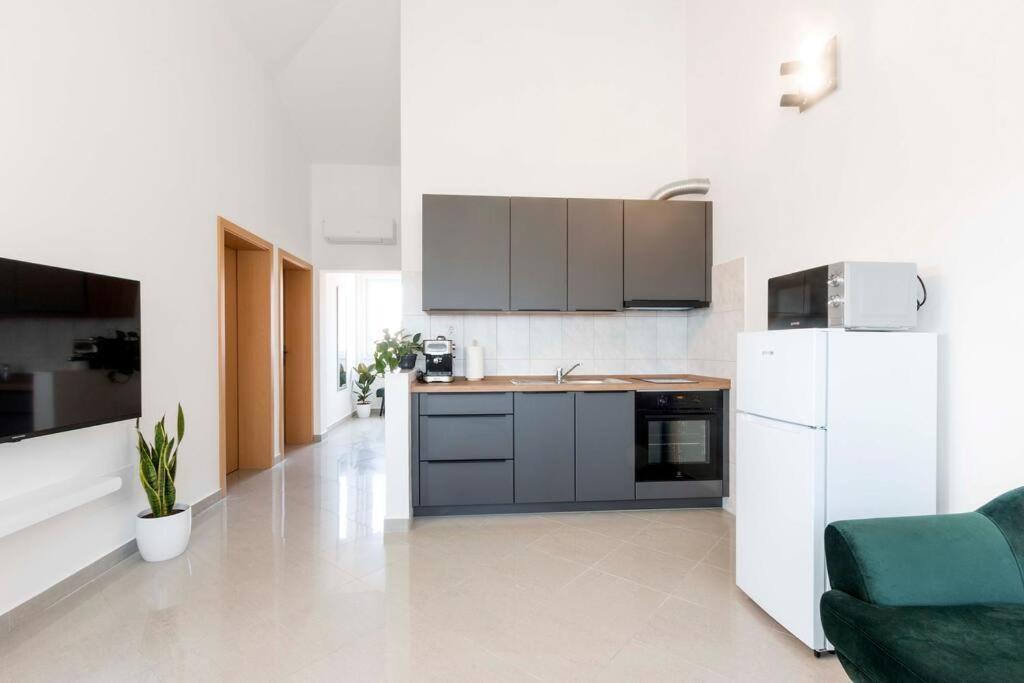 Cozy Apartment With Private Parking Μεντουλίν Εξωτερικό φωτογραφία