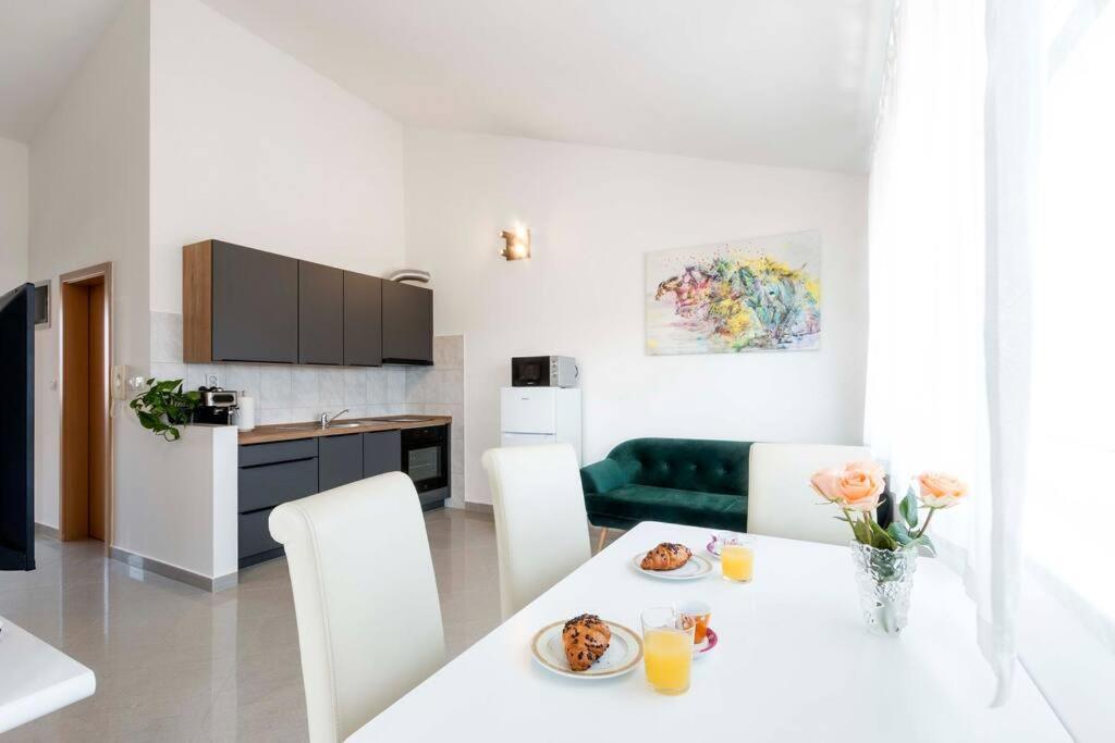 Cozy Apartment With Private Parking Μεντουλίν Εξωτερικό φωτογραφία